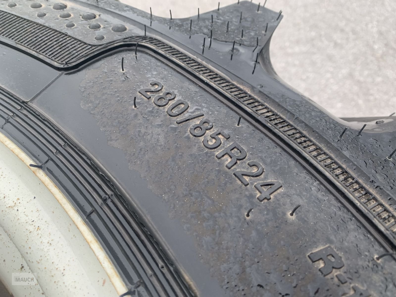 Rad типа Trinker Zwillingsräder 280/85-24, Gebrauchtmaschine в Eben (Фотография 8)