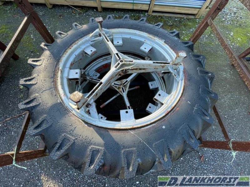 Rad des Typs Vredestein 13.6-36 10% Zwilling, Neumaschine in Neuenhaus (Bild 2)
