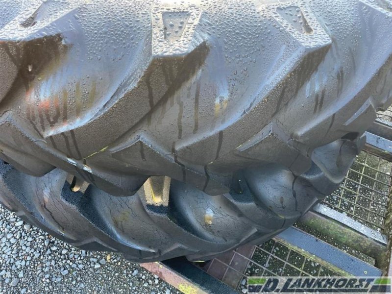Rad des Typs Vredestein 13.6-36 10% Zwilling, Neumaschine in Neuenhaus (Bild 4)