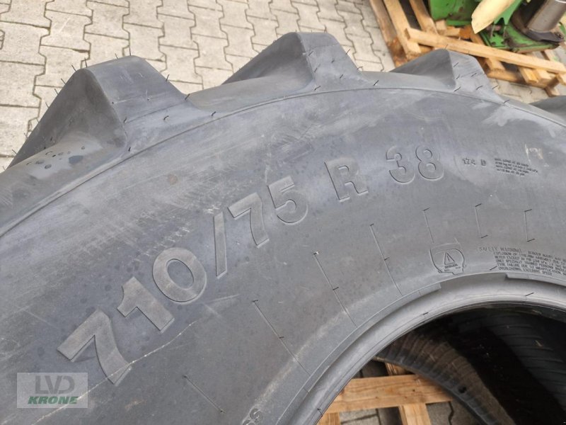 Rad des Typs Vredestein 710/75R38, Gebrauchtmaschine in Spelle (Bild 4)