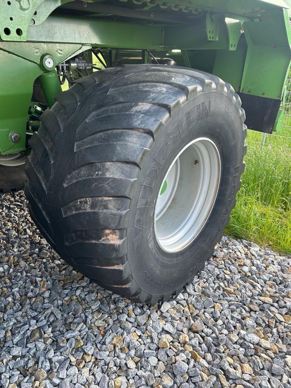 Rad des Typs Vredestein 750/45R26,5, Gebrauchtmaschine in Nabburg (Bild 1)