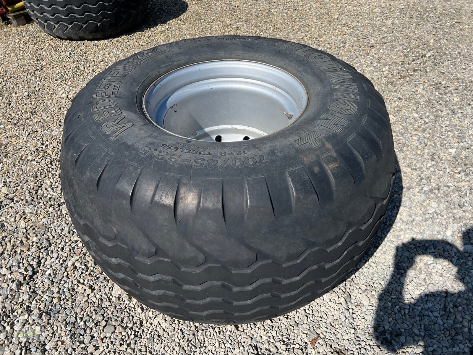 Rad del tipo Vredestein Flotation + in der Größe 700/45-22,5 auf einer 10-Loch Felge mit ET - 50, 281 / 335, Gebrauchtmaschine In Burgrieden (Immagine 1)