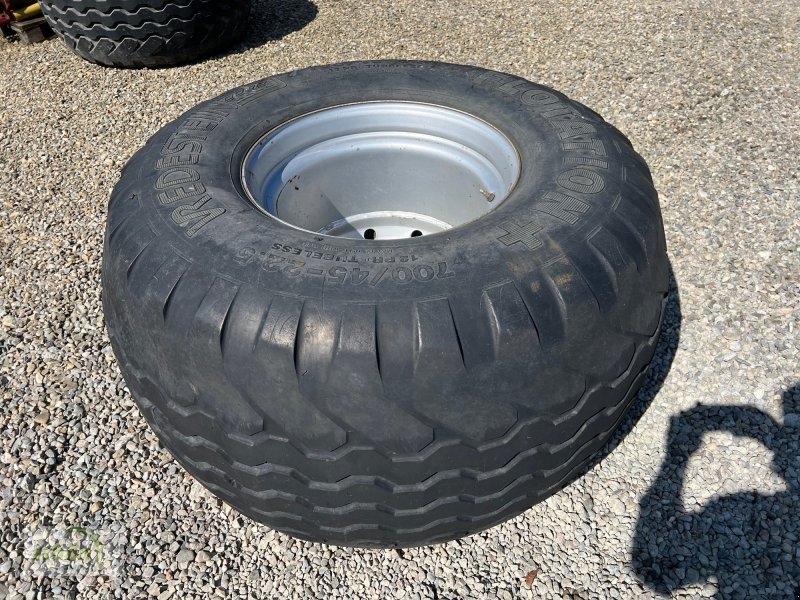 Rad a típus Vredestein Flotation + in der Größe 700/45-22,5 auf einer 10-Loch Felge mit ET - 50, 281 / 335, Gebrauchtmaschine ekkor: Burgrieden (Kép 1)