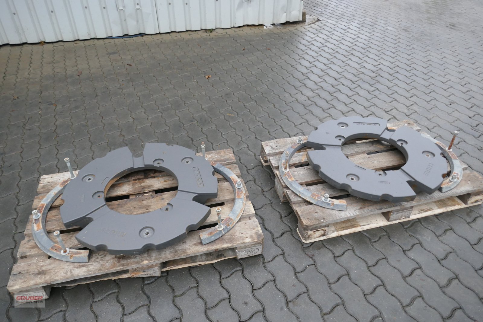 Radgewicht des Typs CLAAS Radgewichte 2x 220kg, Gebrauchtmaschine in Dorfen (Bild 1)