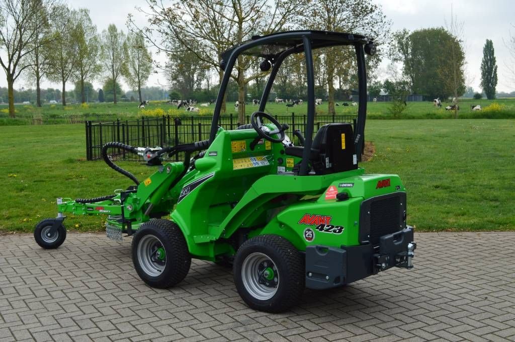 Radlader of the type Avant 423 TDL Kniklader/Shovel, Neumaschine in Erichem (Picture 10)