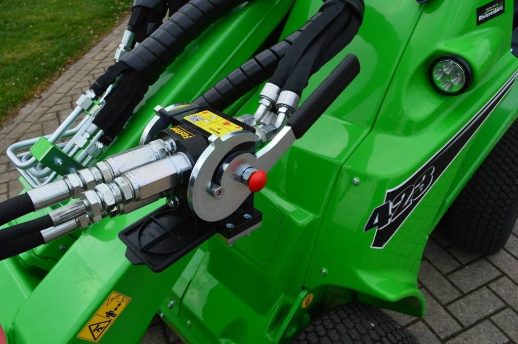 Radlader of the type Avant 423 TDL Kniklader/Shovel, Neumaschine in Erichem (Picture 11)