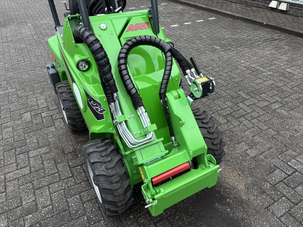 Radlader of the type Avant 423 TDL, Neumaschine in BOEKEL (Picture 7)