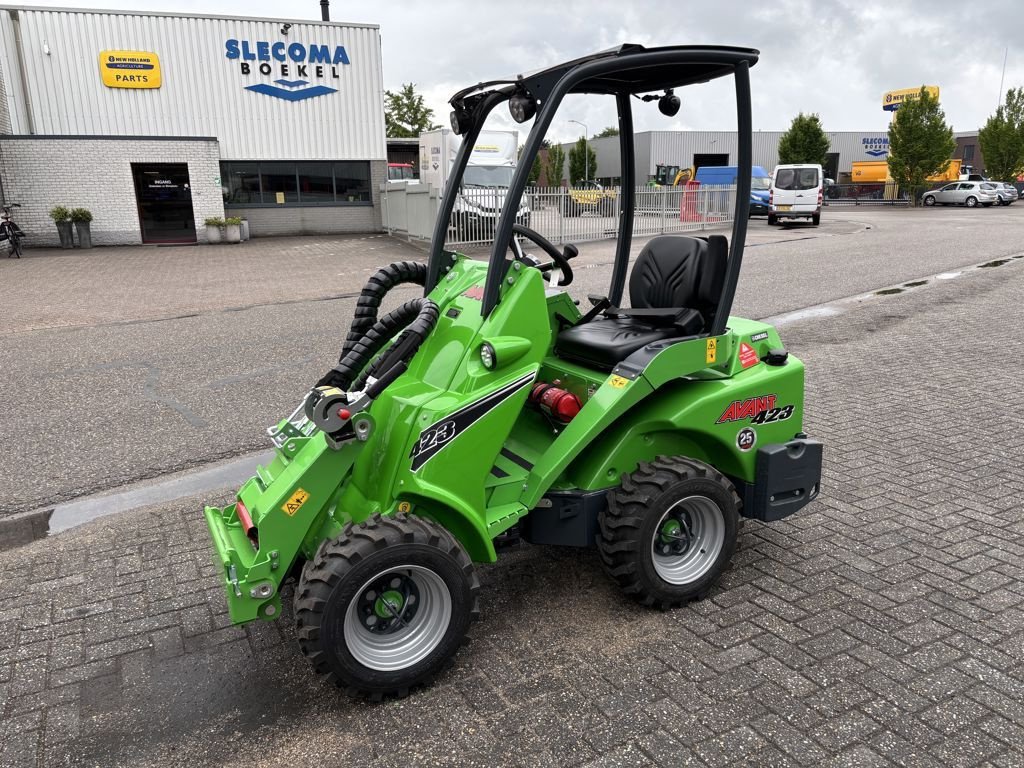 Radlader of the type Avant 423 TDL, Neumaschine in BOEKEL (Picture 1)