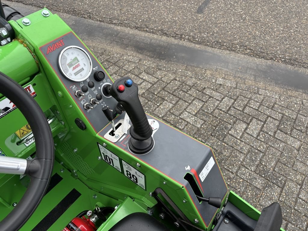 Radlader of the type Avant 423 TDL, Neumaschine in BOEKEL (Picture 11)