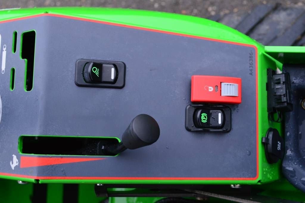 Radlader tip Avant 523 TDL Kniklader/Shovel, Gebrauchtmaschine in Erichem (Poză 8)