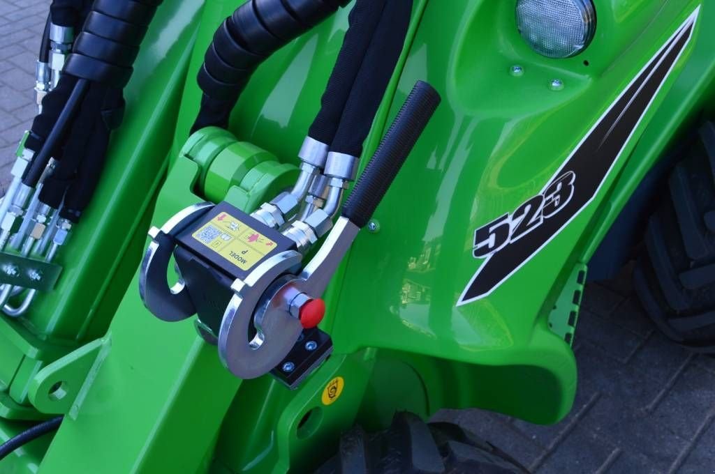 Radlader of the type Avant 523 TDL met hydraulische bladblazer, Neumaschine in Erichem (Picture 10)