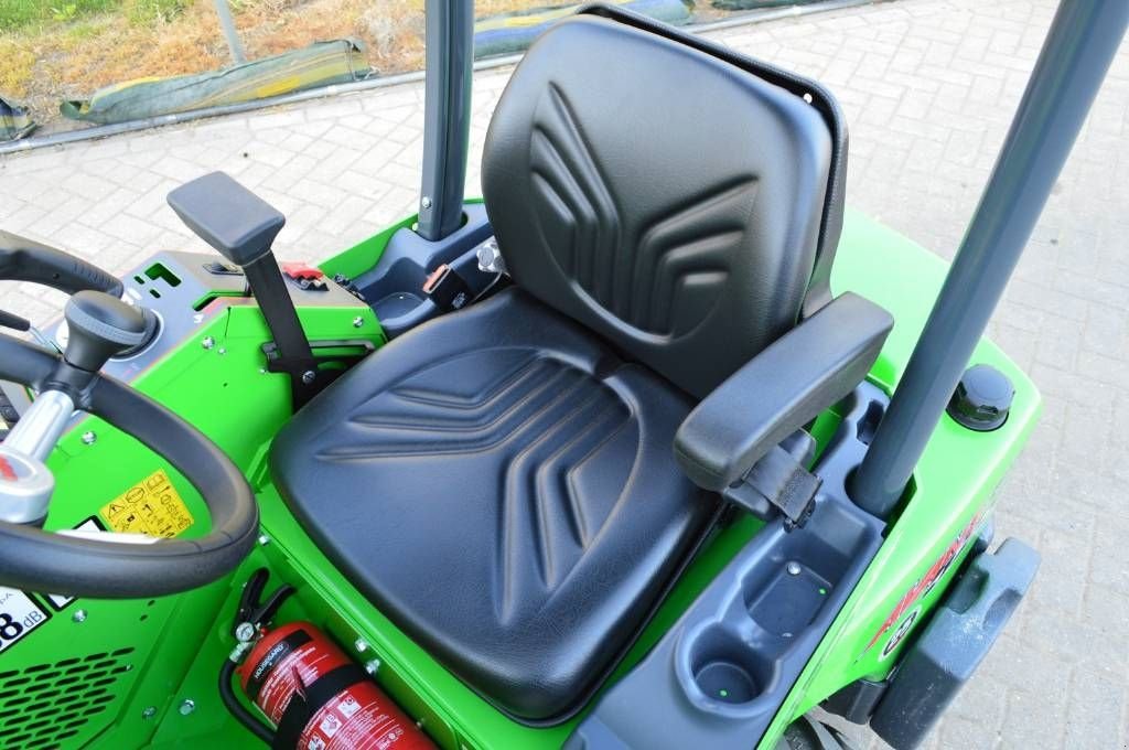 Radlader of the type Avant 523 TDL met hydraulische bladblazer, Neumaschine in Erichem (Picture 11)