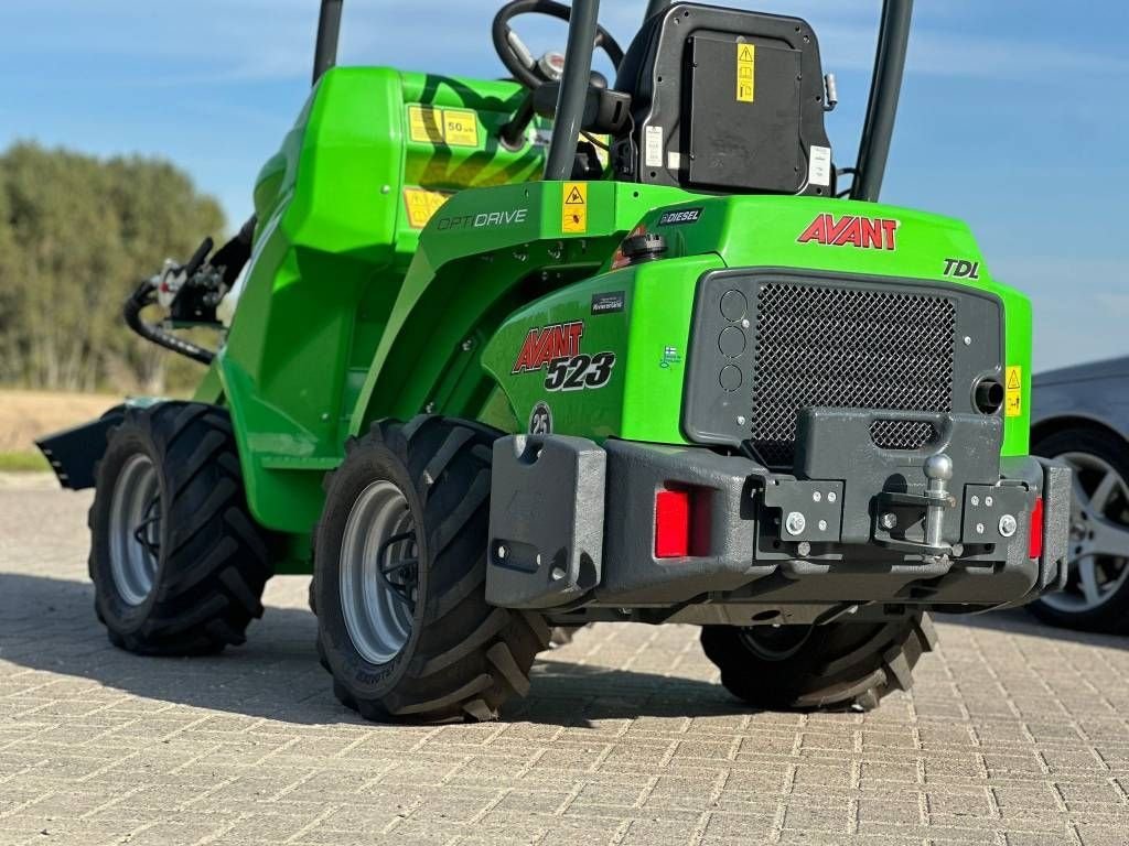 Radlader of the type Avant 523 TDL met hydraulische bladblazer, Neumaschine in Erichem (Picture 9)