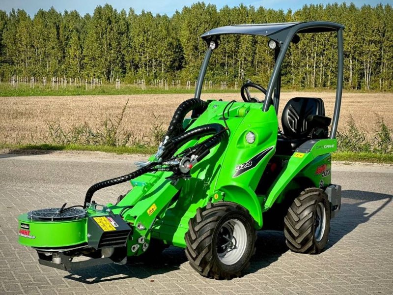 Radlader of the type Avant 523 TDL met hydraulische bladblazer, Neumaschine in Erichem (Picture 1)