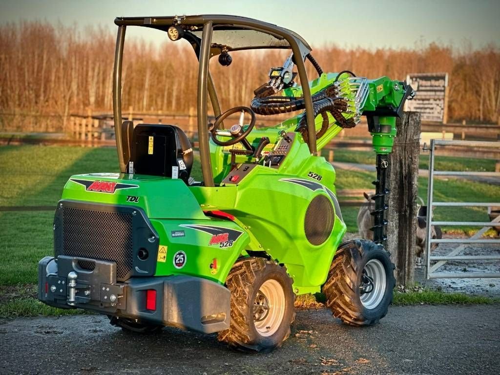 Radlader of the type Avant 528 TDL model 2026 Kniklader/shovel, Neumaschine in Erichem (Picture 4)