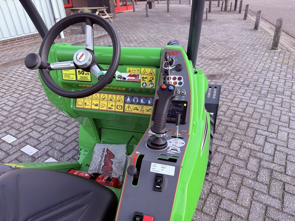 Radlader tipa Avant 528 TDL Optidrive, Neumaschine u BOEKEL (Slika 11)