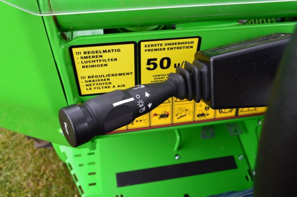 Radlader of the type Avant 640i TDS met Becx WLA60 + HS131HR Heggensnoeier, Gebrauchtmaschine in Erichem (Picture 10)