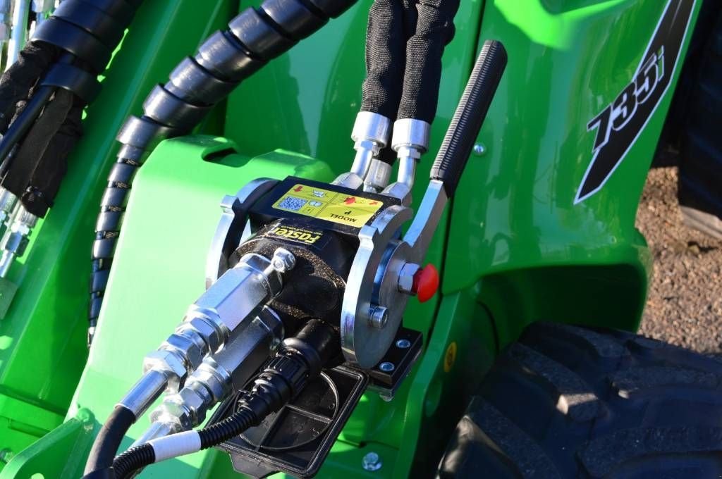 Radlader van het type Avant 735i TDL met minigraafarm 180, Gebrauchtmaschine in Erichem (Foto 11)