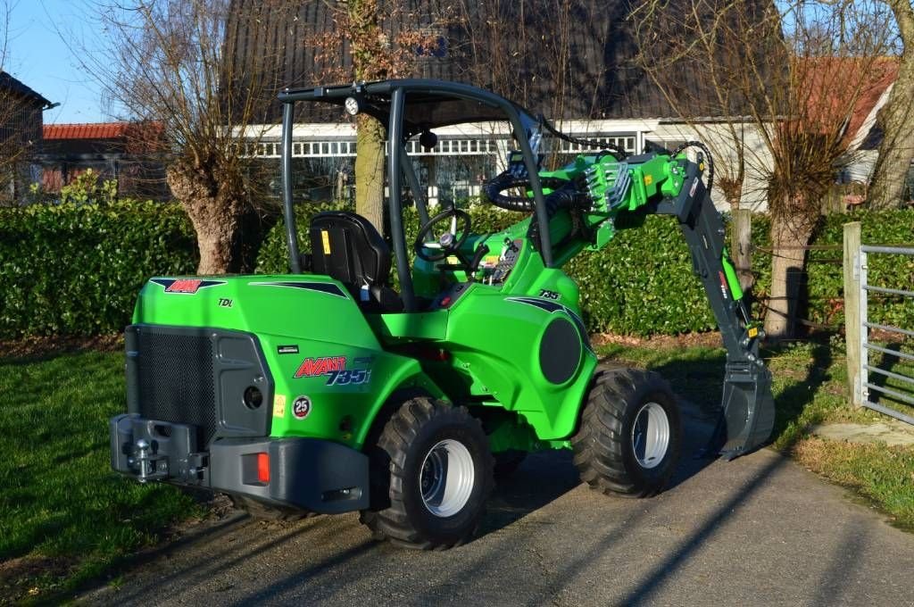 Radlader van het type Avant 735i TDL met minigraafarm 180, Gebrauchtmaschine in Erichem (Foto 9)