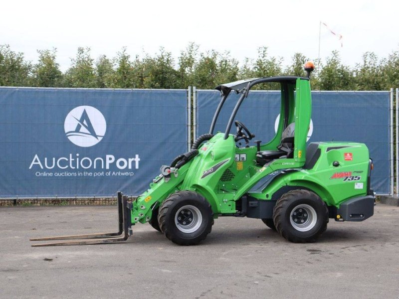 Radlader des Typs Avant 735i TDL, Neumaschine in Antwerpen (Bild 1)