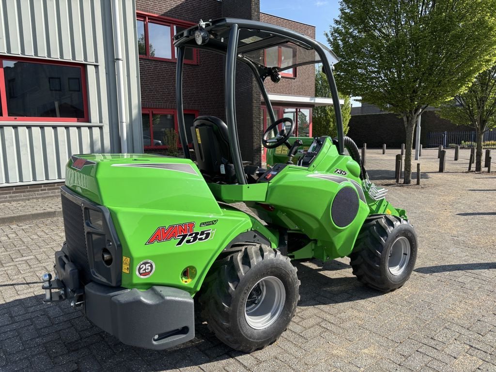 Radlader of the type Avant 735i TDL, Neumaschine in BOEKEL (Picture 3)