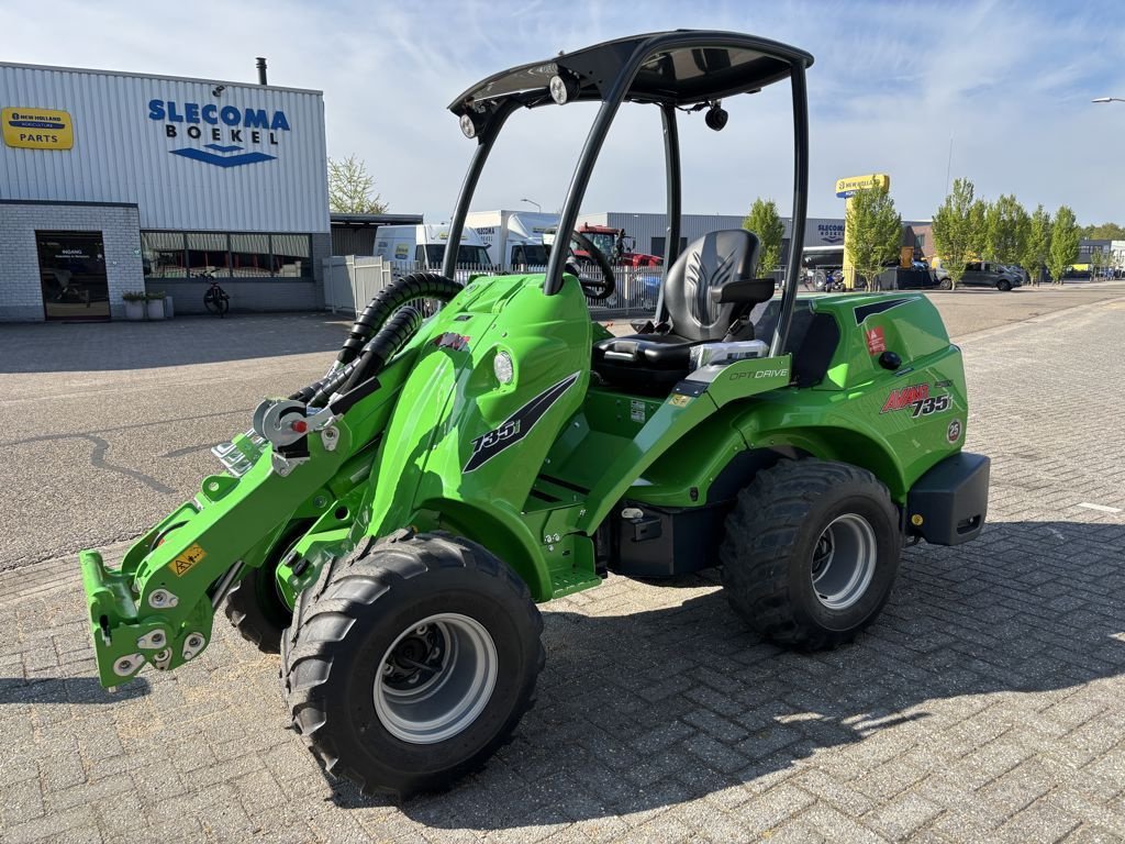 Radlader of the type Avant 735i TDL, Neumaschine in BOEKEL (Picture 1)