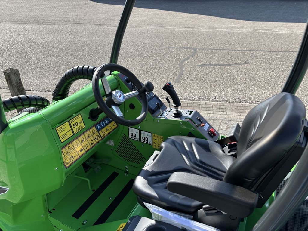 Radlader of the type Avant 735i TDL, Neumaschine in BOEKEL (Picture 5)