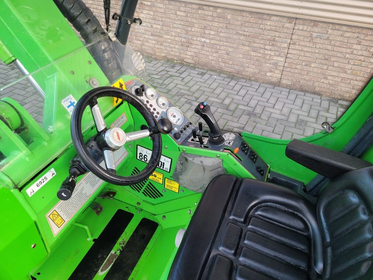 Radlader des Typs Avant 760i, Gebrauchtmaschine in Houten (Bild 3)