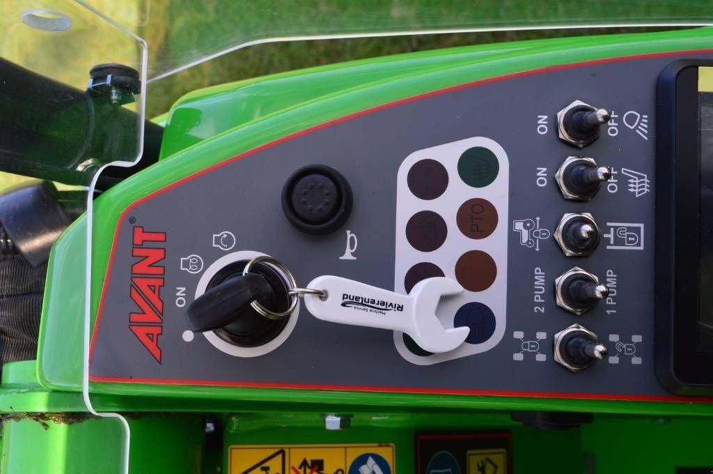 Radlader typu Avant 855i TDS Kniklader/Shovel, Neumaschine v Erichem (Obrázek 4)