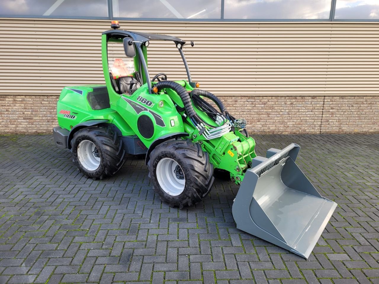 Radlader des Typs Avant 860i, Gebrauchtmaschine in Houten (Bild 5)