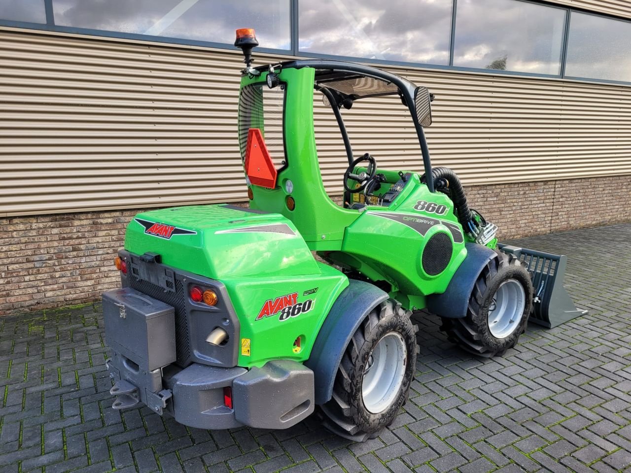 Radlader des Typs Avant 860i, Gebrauchtmaschine in Houten (Bild 3)