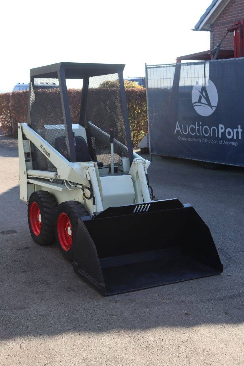 Radlader du type Bobcat 343, Gebrauchtmaschine en Antwerpen (Photo 8)