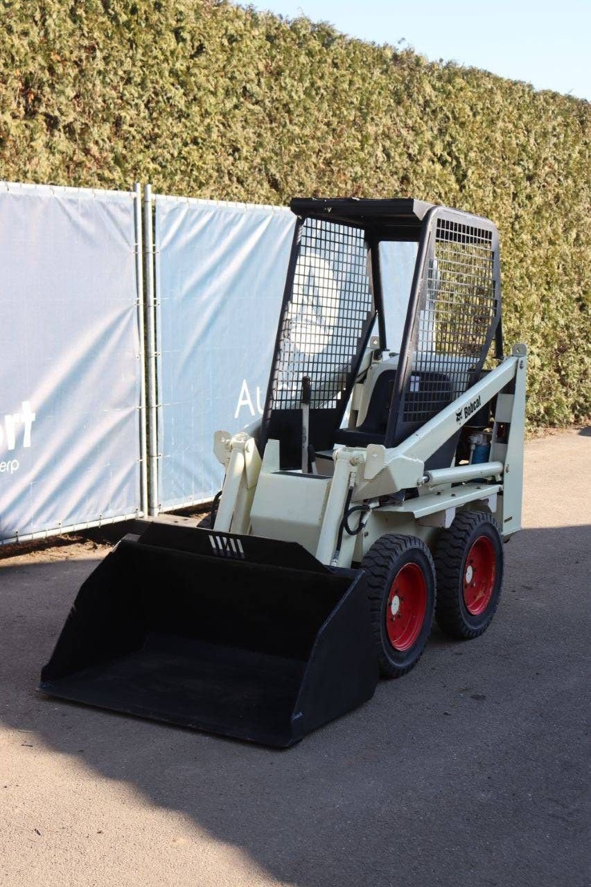 Radlader du type Bobcat 343, Gebrauchtmaschine en Antwerpen (Photo 10)