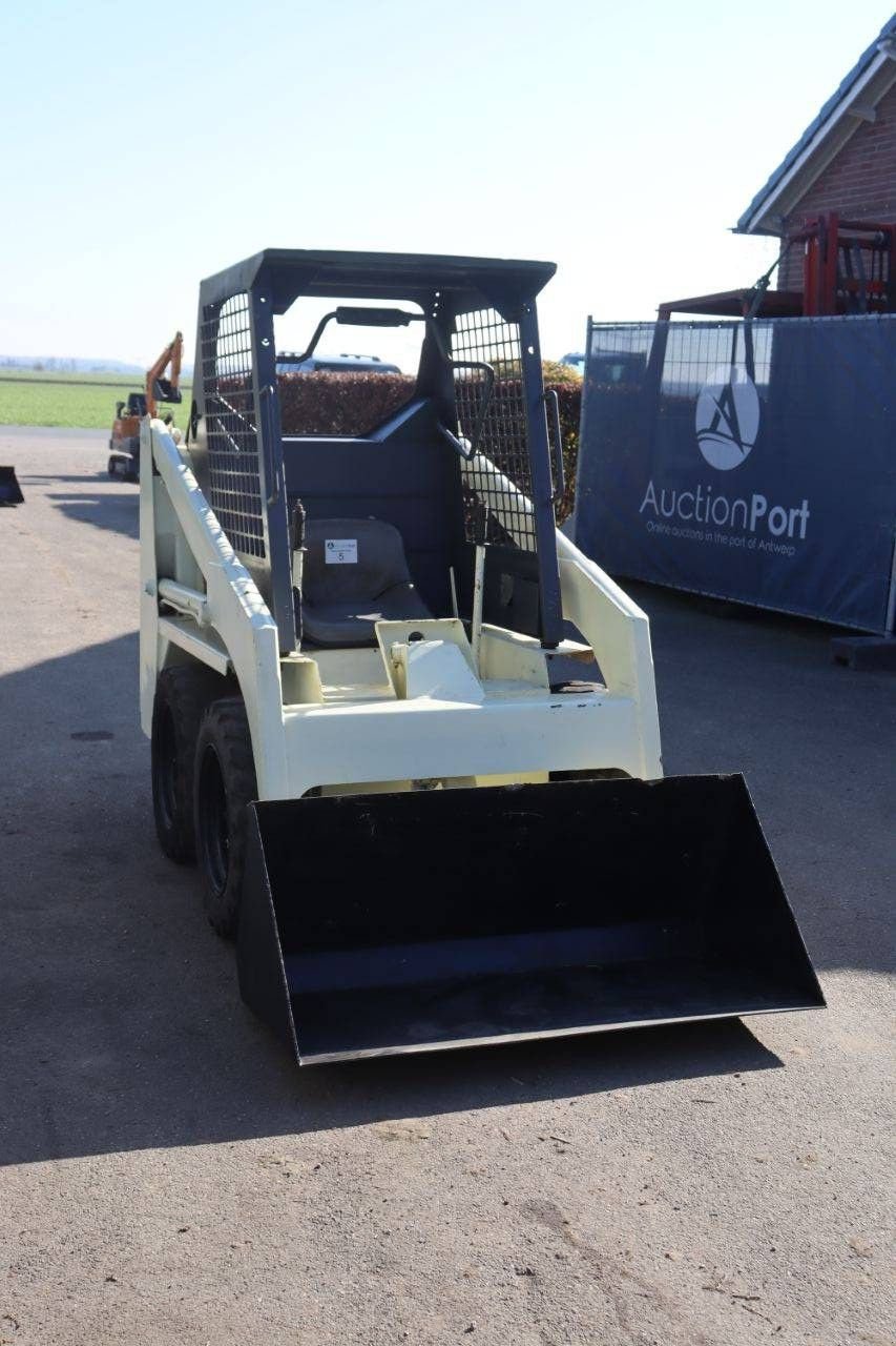 Radlader du type Bobcat 533, Gebrauchtmaschine en Antwerpen (Photo 8)