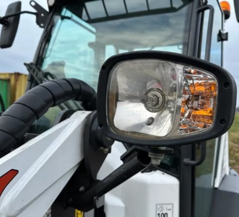 Radlader des Typs Bobcat L 85, Gebrauchtmaschine in Paderborn (Bild 3)