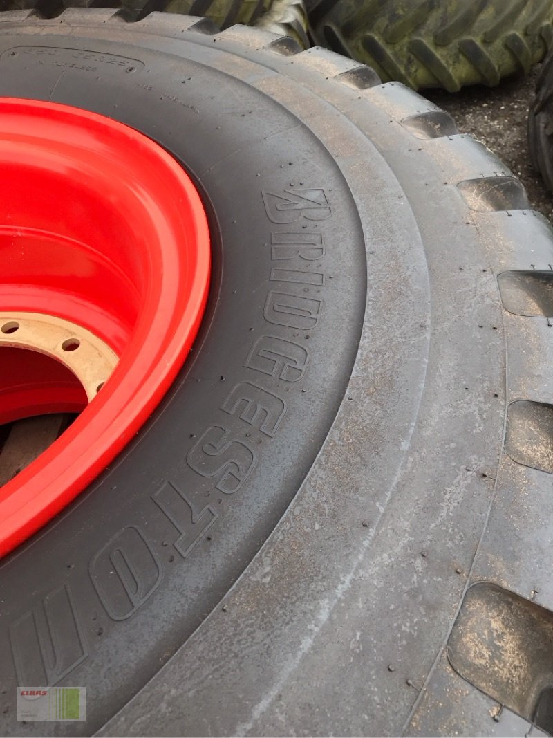 Radlader des Typs Bridgestone Reifen, Neumaschine in Bordesholm (Bild 2)