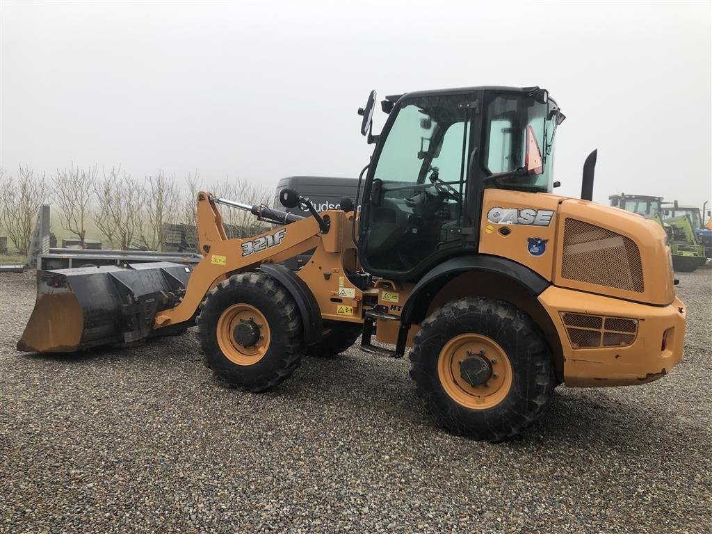 Radlader des Typs Case IH 321F, Gebrauchtmaschine in Nørager (Bild 3)