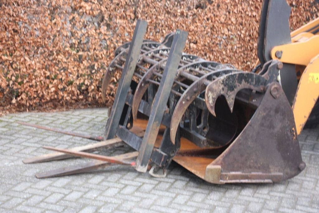 Radlader от тип Case 121F, Gebrauchtmaschine в Antwerpen (Снимка 10)