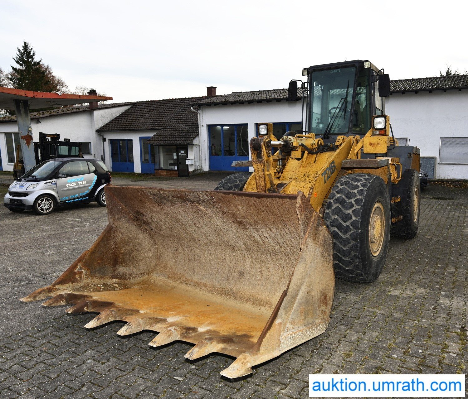 Radlader des Typs Case 721B, Gebrauchtmaschine in Neresheim (Bild 2)