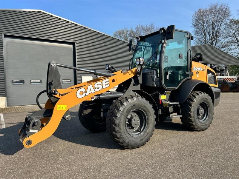 Radlader of the type Case Construction 321G, Neumaschine in Almelo