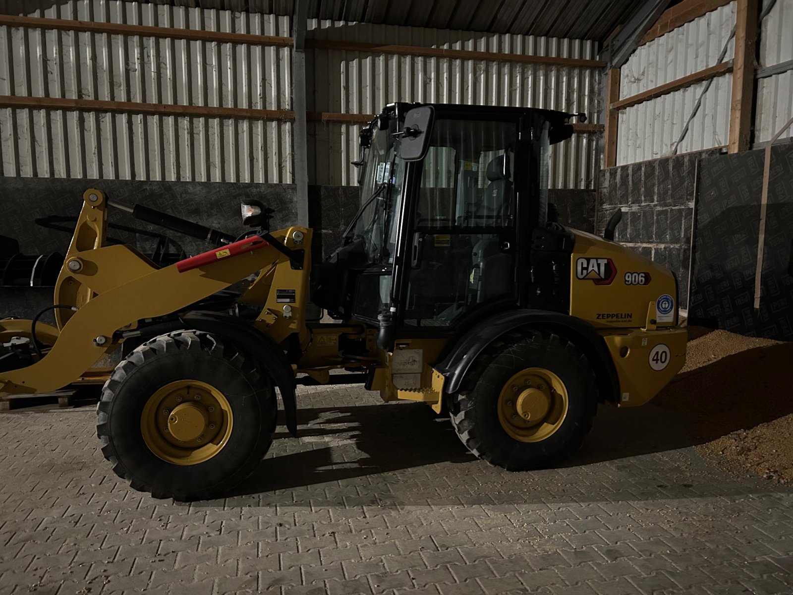 Radlader typu CAT 906 H, Gebrauchtmaschine v Ditzingen (Obrázek 3)