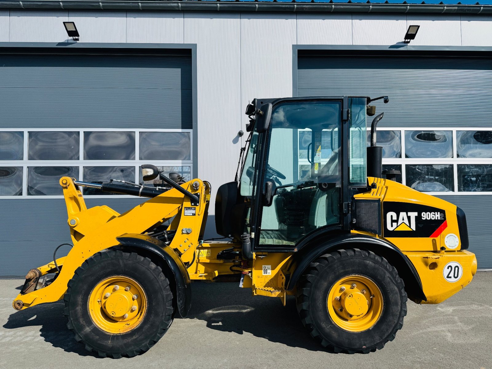 Radlader des Typs CAT 906 H2, Gebrauchtmaschine in Falkenstein (Bild 2)