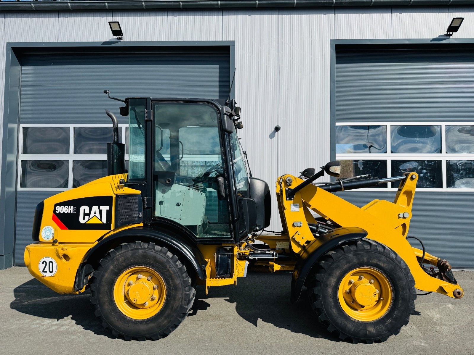 Radlader des Typs CAT 906 H2, Gebrauchtmaschine in Falkenstein (Bild 3)