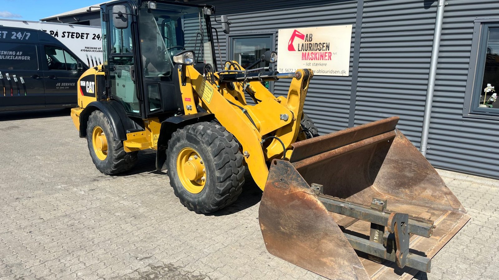 Radlader of the type CAT 906 M med skovl og gafler, Gebrauchtmaschine in Rønnede (Picture 3)