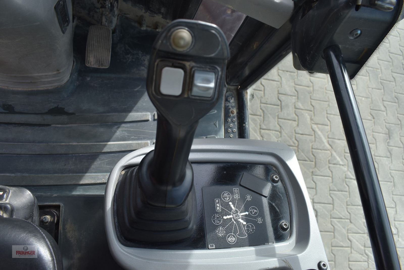 Radlader des Typs CAT 907M mit Straßenzulassung, Gebrauchtmaschine in Putzleinsdorf (Bild 7)