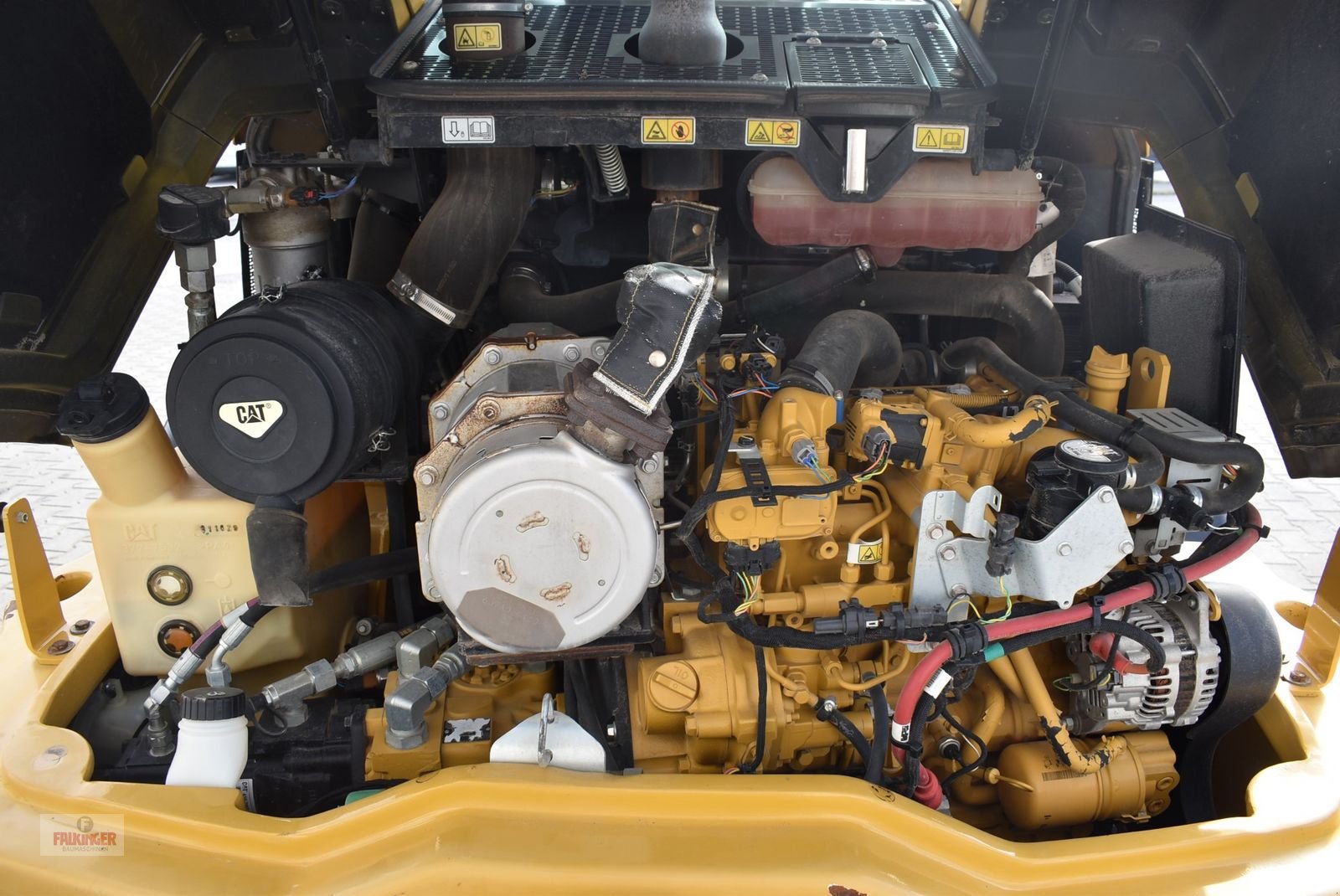 Radlader des Typs CAT 907M mit Straßenzulassung, Gebrauchtmaschine in Putzleinsdorf (Bild 9)