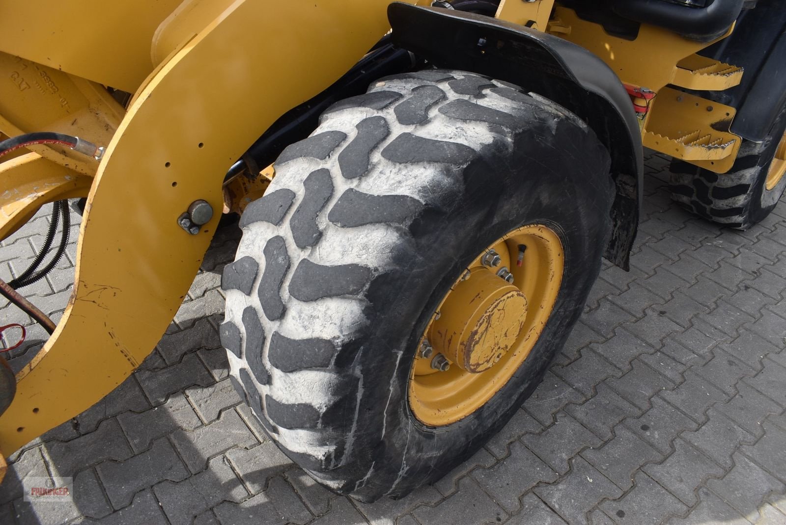 Radlader des Typs CAT 907M mit Straßenzulassung, Gebrauchtmaschine in Putzleinsdorf (Bild 10)