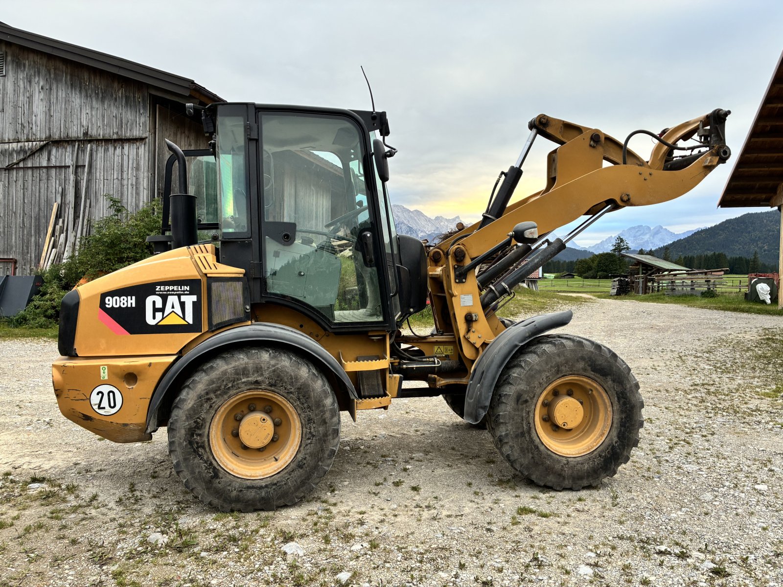 Radlader του τύπου CAT 908 H, Gebrauchtmaschine σε Wallgau (Φωτογραφία 3)