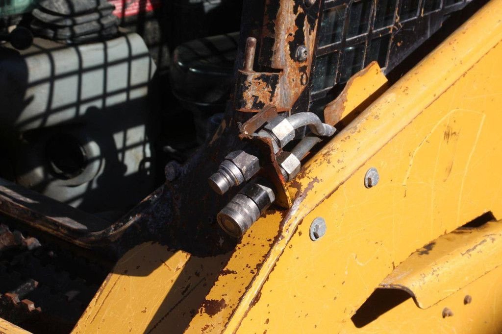 Radlader типа Caterpillar 216B3, Gebrauchtmaschine в Antwerpen (Фотография 11)