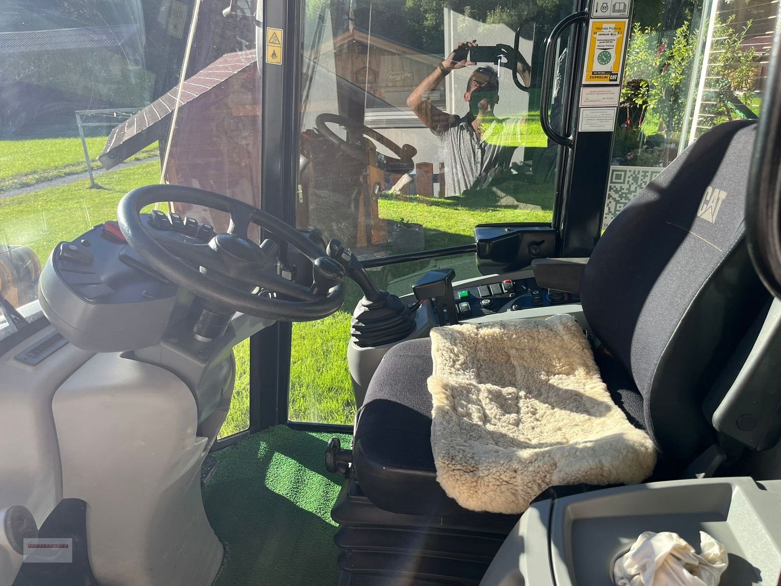 Radlader of the type Caterpillar 906 H in TOP ZUstand, Gebrauchtmaschine in Tarsdorf (Picture 8)